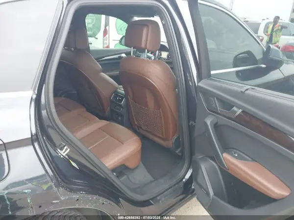 WA1BNAFY7K2142988 2019 AUDI Q5 - Image 8