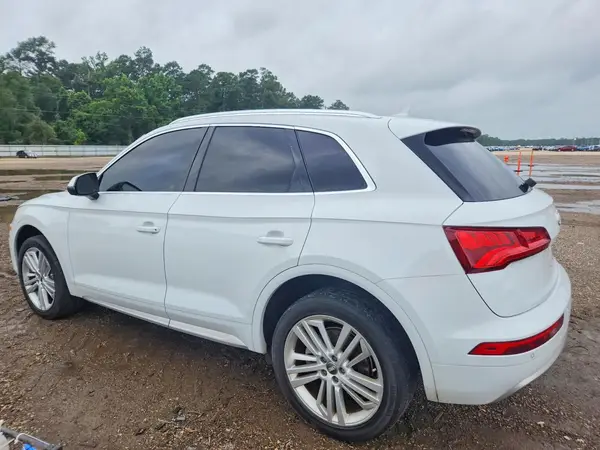 WA1BNAFY7L2001663 2020 AUDI Q5 - Image 2