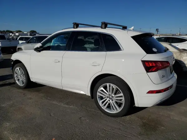 WA1BNAFY7L2026675 2020 AUDI Q5 - Image 2