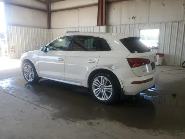WA1BNAFY7L2066397 2020 AUDI Q5 - Image 2