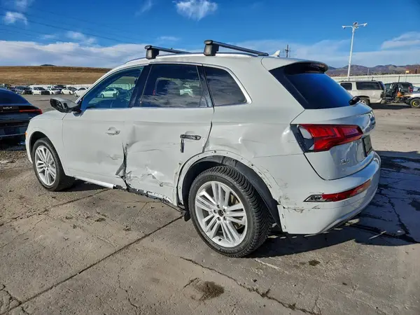 WA1BNAFY7L2091011 2020 AUDI Q5 - Image 2