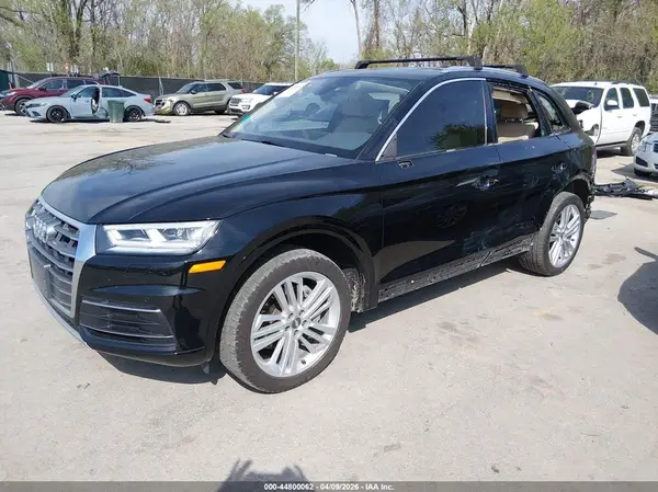 WA1BNAFY8J2002804 2018 AUDI Q5 - Image 2