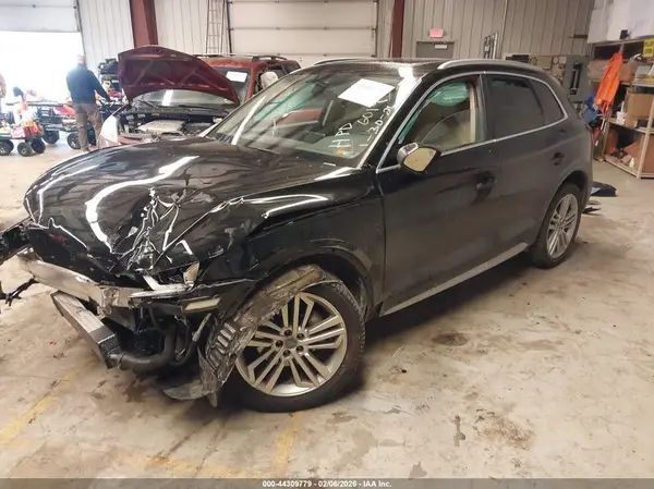 WA1BNAFY8J2009249 2018 AUDI Q5 - Image 2