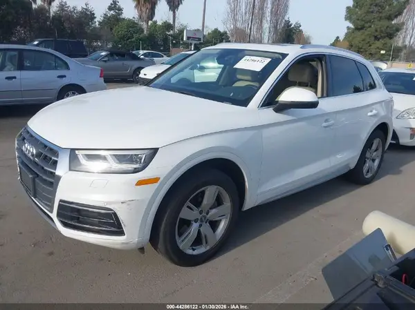 WA1BNAFY8J2042445 2018 AUDI Q5 - Image 2