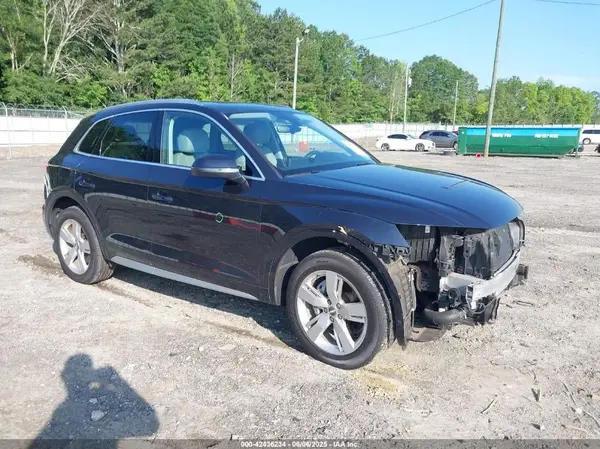 WA1BNAFY8J2044079 2018 AUDI Q5 - Image 1