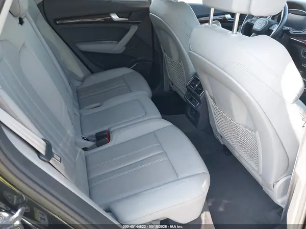 WA1BNAFY8J2046074 2018 AUDI Q5 - Image 8