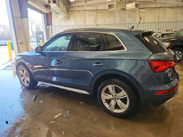 WA1BNAFY8J2078300 2018 AUDI Q5 - Image 2