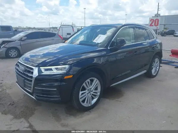WA1BNAFY8J2090253 2018 AUDI Q5 - Image 2