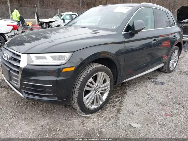 WA1BNAFY8J2109657 2018 AUDI Q5 - Image 2