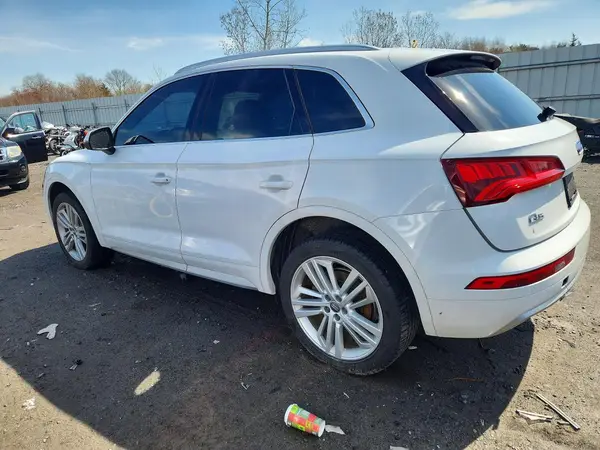 WA1BNAFY8J2121064 2018 AUDI Q5 - Image 2