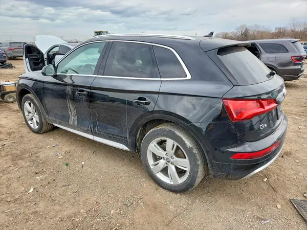 WA1BNAFY8J2122117 2018 AUDI Q5 - Image 2