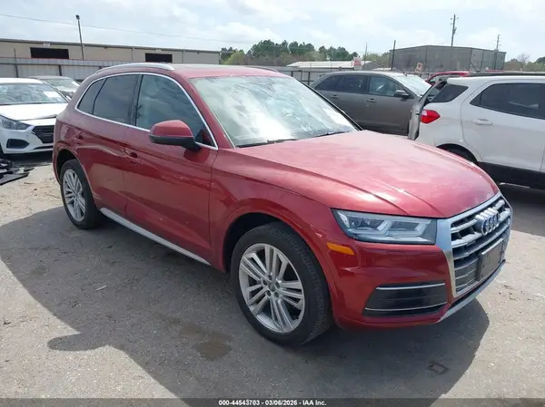 WA1BNAFY8J2142030 2018 AUDI Q5 - Image 1