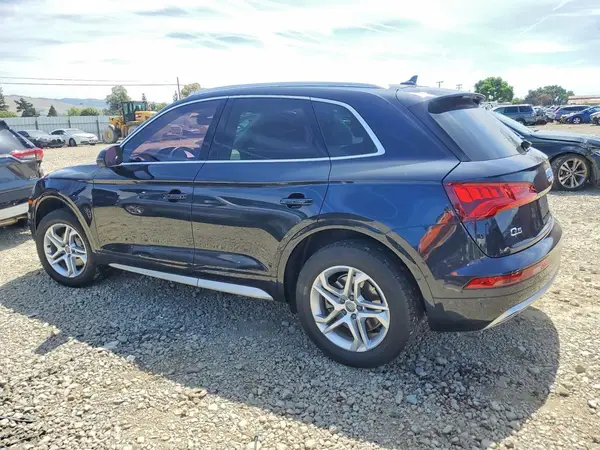 WA1BNAFY8J2174248 2018 AUDI Q5 - Image 2