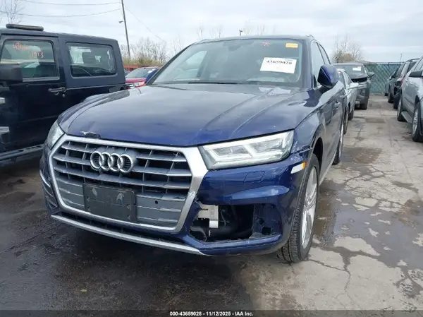WA1BNAFY8J2203232 2018 AUDI Q5 - Image 2