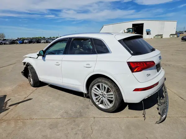WA1BNAFY8J2238160 2018 AUDI Q5 - Image 2
