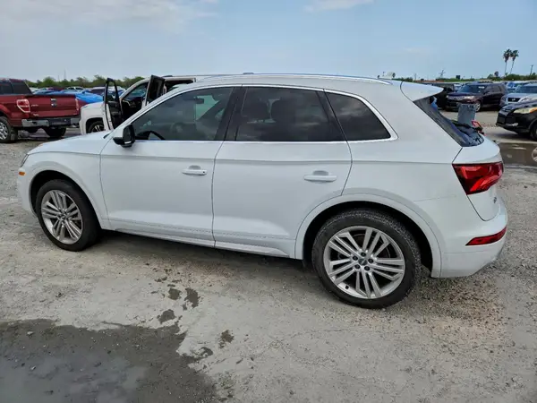 WA1BNAFY8K2022083 2019 AUDI Q5 - Image 2