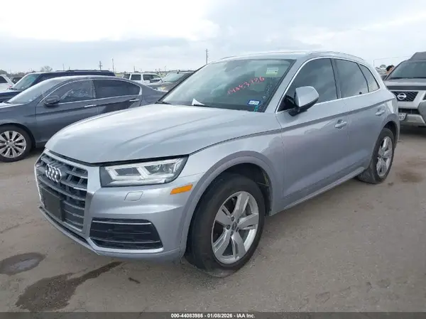 WA1BNAFY8K2029812 2019 AUDI Q5 - Image 2