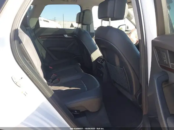 WA1BNAFY8K2032113 2019 AUDI Q5 - Image 8
