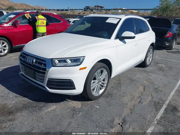 WA1BNAFY8K2040972 2019 AUDI Q5 - Image 2