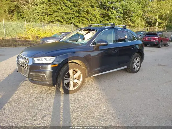 WA1BNAFY8K2046075 2019 AUDI Q5 - Image 2