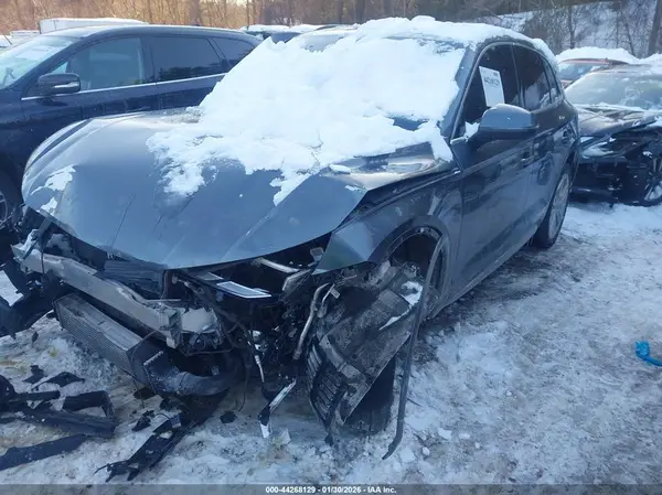 WA1BNAFY8K2048683 2019 AUDI Q5 - Image 2