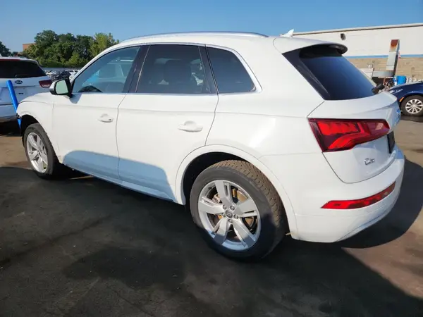WA1BNAFY8K2056086 2019 AUDI Q5 - Image 2