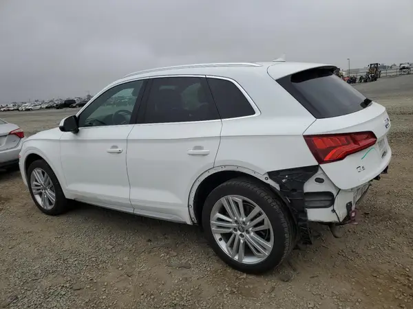 WA1BNAFY8K2062549 2019 AUDI Q5 - Image 2