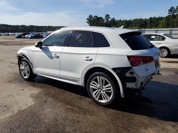 WA1BNAFY8K2069596 2019 AUDI Q5 - Image 2