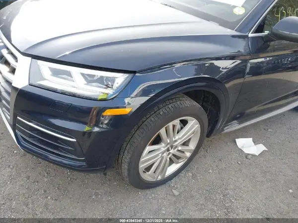 WA1BNAFY8K2072031 2019 AUDI Q5 - Image 2
