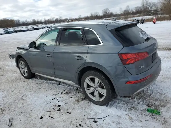 WA1BNAFY8K2076306 2019 AUDI Q5 - Image 2