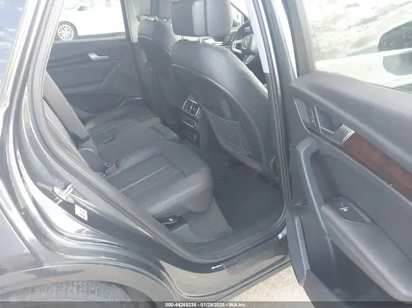 WA1BNAFY8K2077116 2019 AUDI Q5 - Image 8