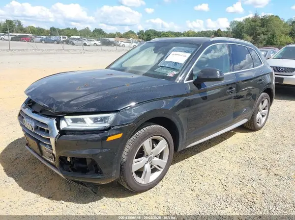 WA1BNAFY8K2079058 2019 AUDI Q5 - Image 2