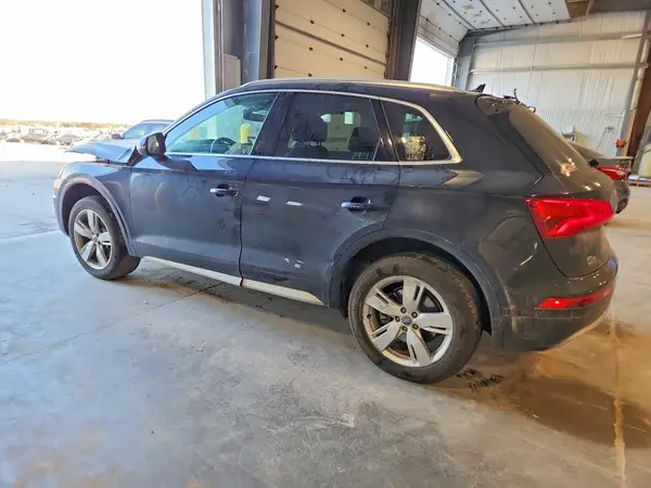 WA1BNAFY8K2090660 2019 AUDI Q5 - Image 2