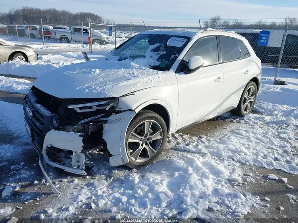 WA1BNAFY8K2096216 2019 AUDI Q5 - Image 2