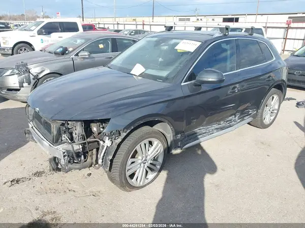 WA1BNAFY8K2096443 2019 AUDI Q5 - Image 2