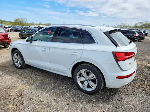 WA1BNAFY8K2126914 2019 AUDI Q5 - Image 2