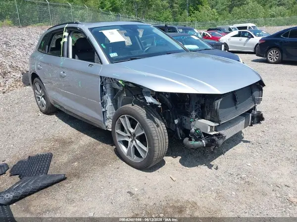 WA1BNAFY8K2129800 2019 AUDI Q5 - Image 1