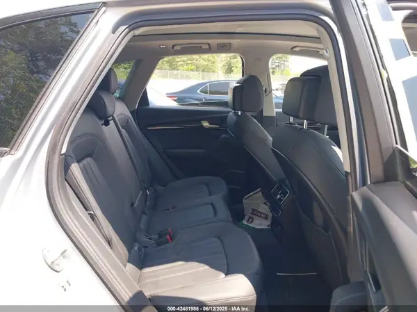 WA1BNAFY8K2129800 2019 AUDI Q5 - Image 8