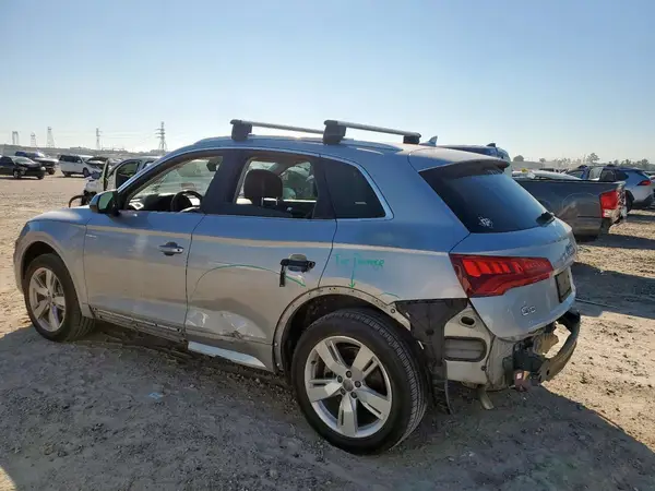 WA1BNAFY8K2133586 2019 AUDI Q5 - Image 2