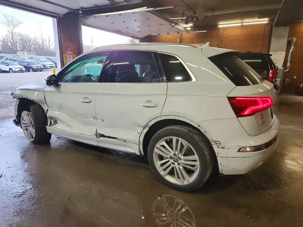 WA1BNAFY8L2000876 2020 AUDI Q5 - Image 2