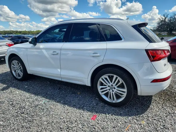 WA1BNAFY8L2026572 2020 AUDI Q5 - Image 2