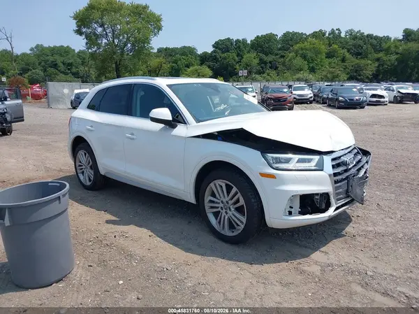 WA1BNAFY8L2028127 2020 AUDI Q5 - Image 1