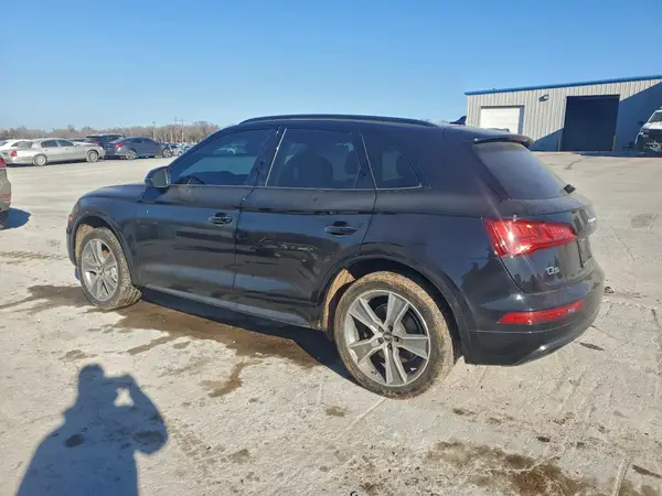 WA1BNAFY8L2048121 2020 AUDI Q5 - Image 2