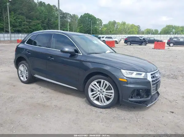 WA1BNAFY8L2072659 2020 AUDI Q5 - Image 1