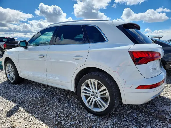WA1BNAFY9J2046858 2018 AUDI Q5 - Image 2