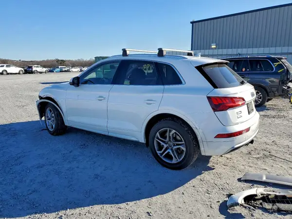 WA1BNAFY9J2050067 2018 AUDI Q5 - Image 2