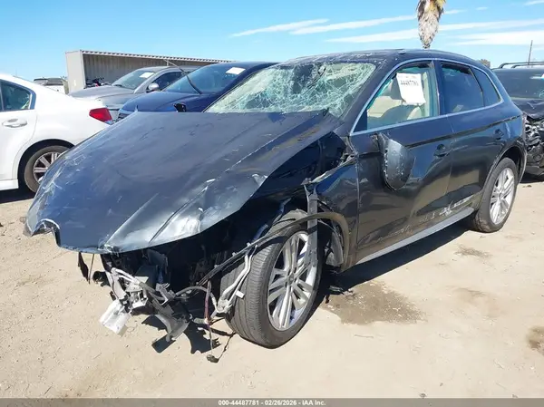 WA1BNAFY9J2078340 2018 AUDI Q5 - Image 2