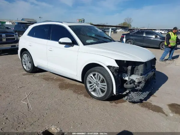 WA1BNAFY9J2096370 2018 AUDI Q5 - Image 1