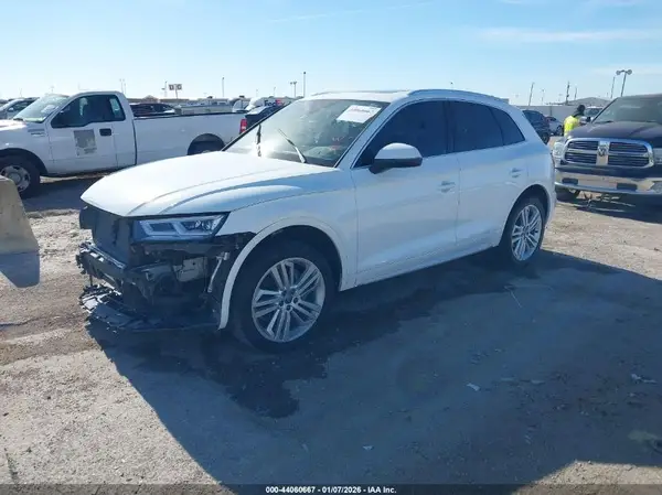 WA1BNAFY9J2096370 2018 AUDI Q5 - Image 2