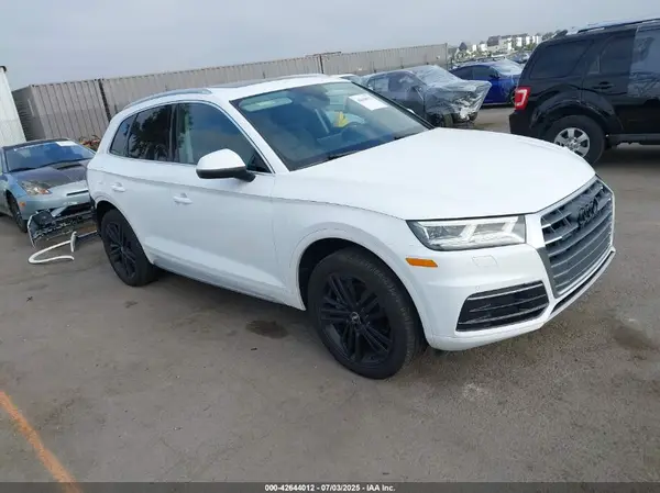 WA1BNAFY9J2122322 2018 AUDI Q5 - Image 1